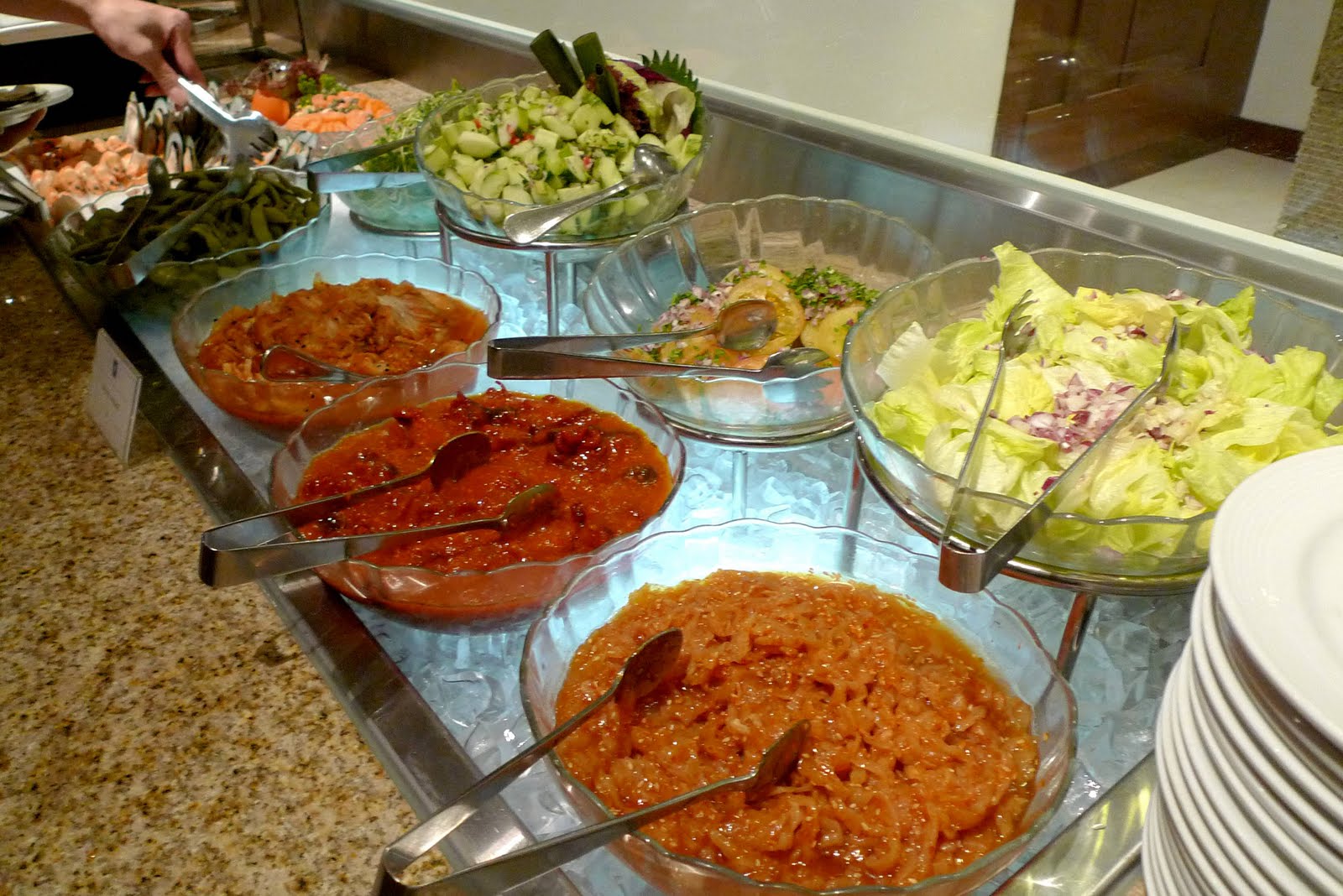 Eating in Kuching - Buffet Dinner at Cafe Majestic