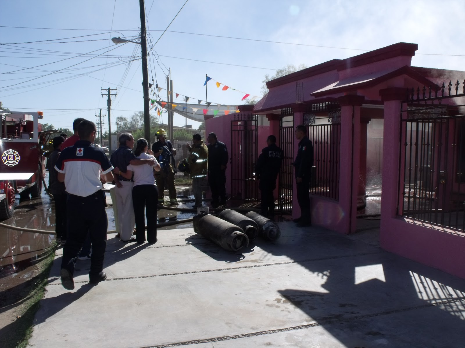 Se incendia casa por fuga de gas ~ LA PERLA DEL DESIERTO