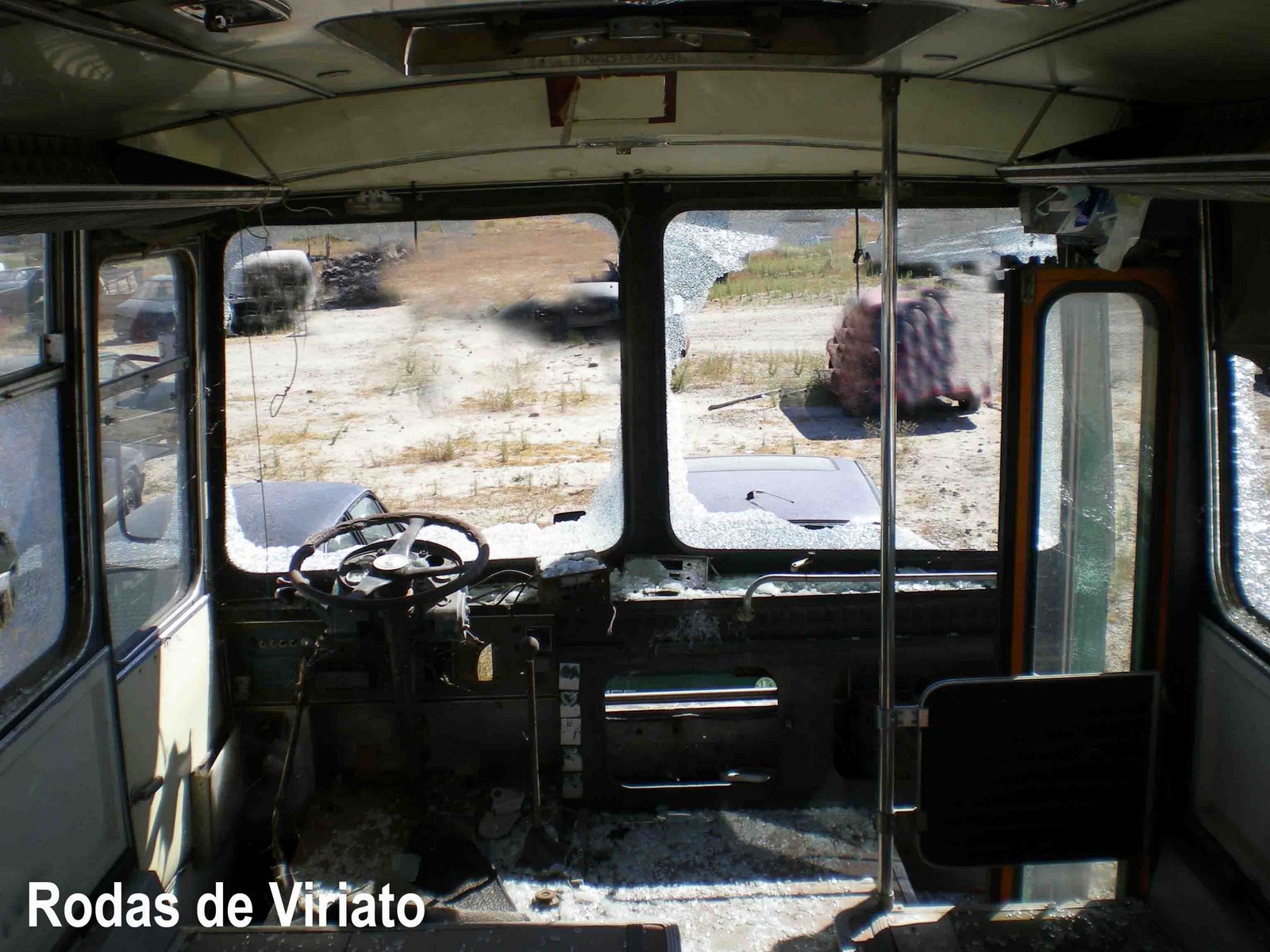 [utic+aec+pintado+interior.jpg]