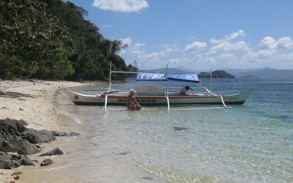 [Philippines+Palawan+Islands+Boat.JPG]