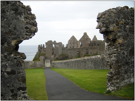 [07dunluceCastle02.jpg]