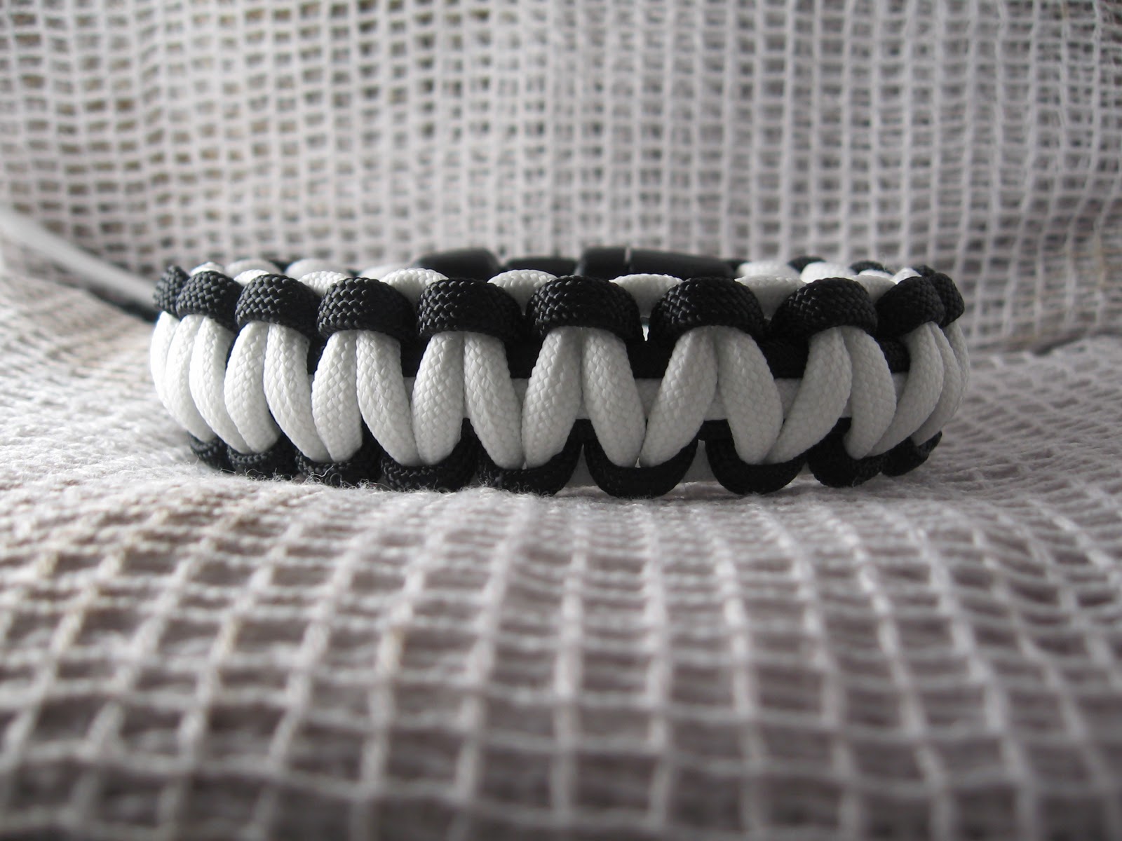 Lot De 10 Boucles De Sifflet Noir Pour Bracelets Paracorde - 14mm