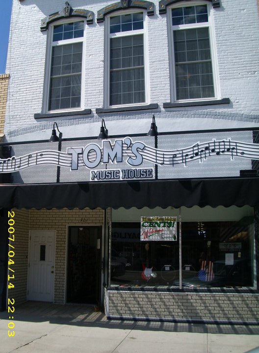 The Sensational Showmen Tom's Music House , Concordia, Ks