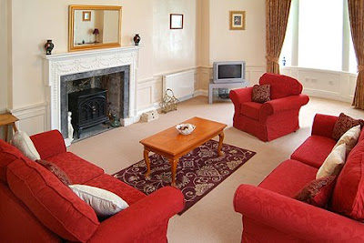A red tone in the choice of interior room