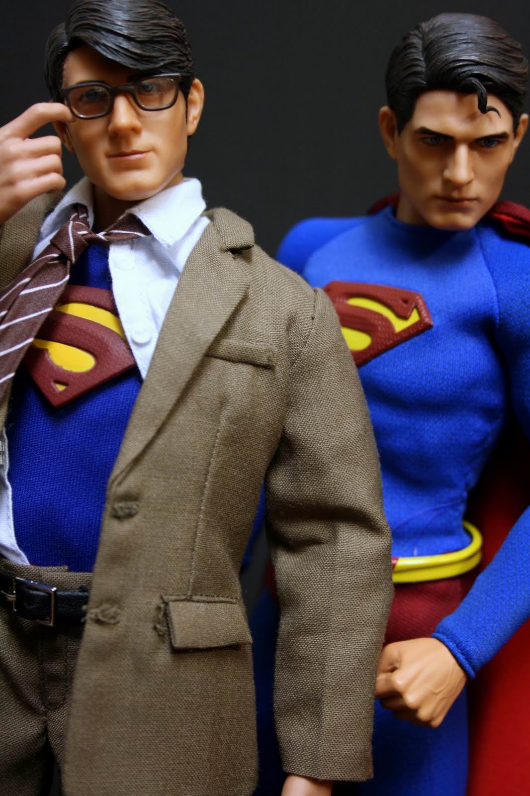 I Have Toys™: Hot Toys MMS50 Superman Returns 2 in 1 version - Photos