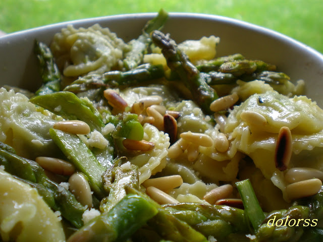  Tortellini con espárragos 