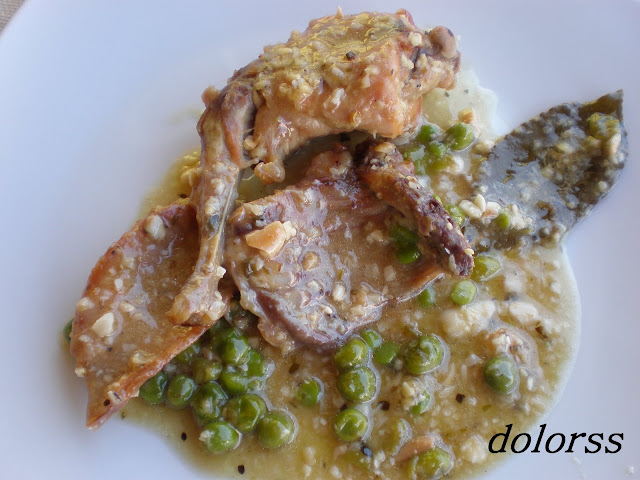  Conejo con salsa de ajos 