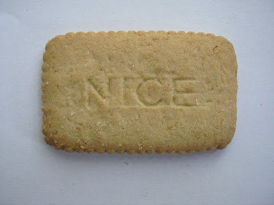 800px-Nice_biscuit.jpg