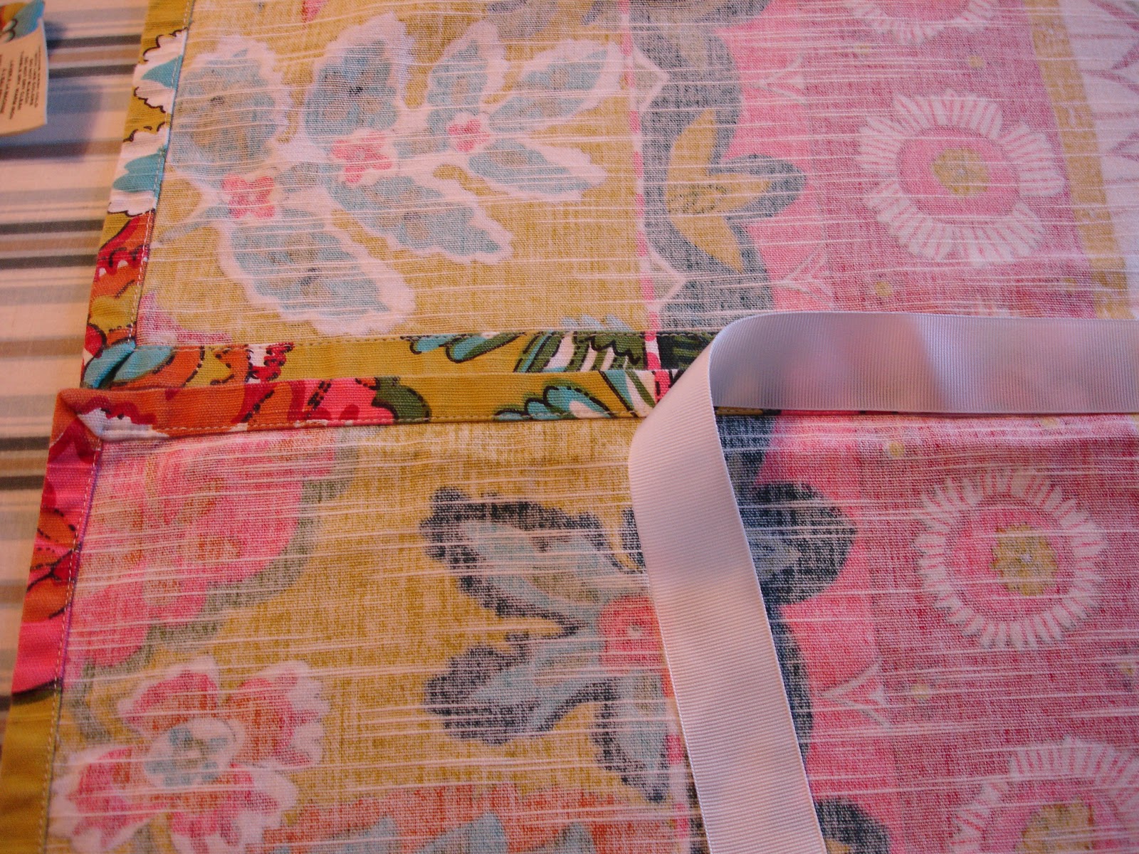 diy how to make a nosew table runner from dinner napkins loft & cottage