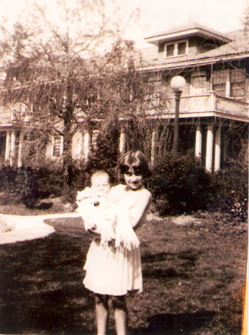 Vintage Irvington Arlington Court Apartments