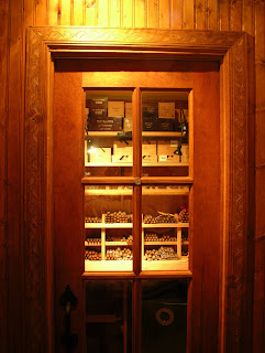 Tobacconist University Building A Walk In Humidor