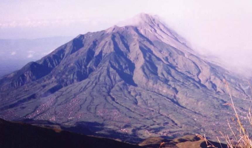 Gambar Gunung Merapi - Ardi La Madi's Blog