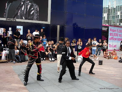 Michael Jackson tribute dance