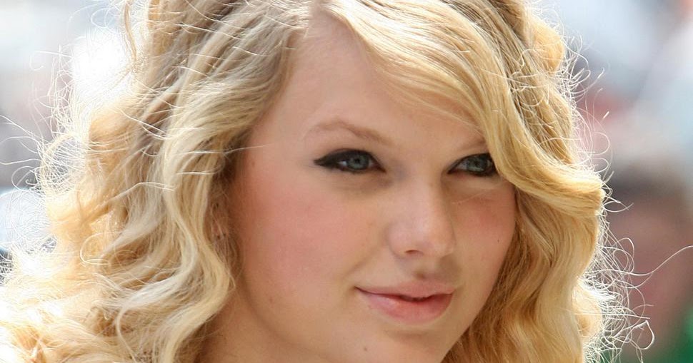 Ninety Nine Celeb Taylor Swift Beautiful Eyes