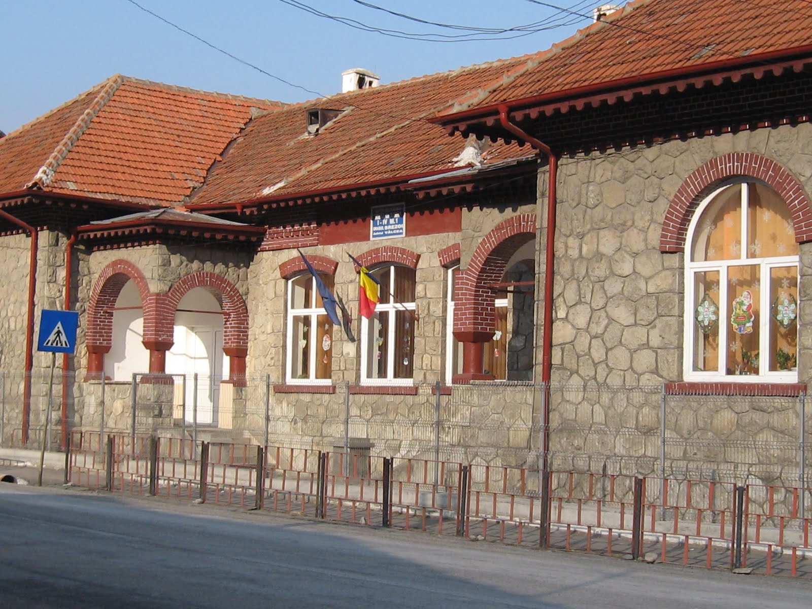 Scoala cu clasele I-IV Nr.1 Brezoi