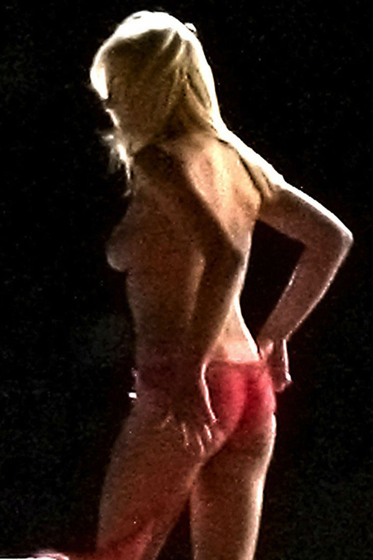 Anna Faris Naked Pics - Uncensored.