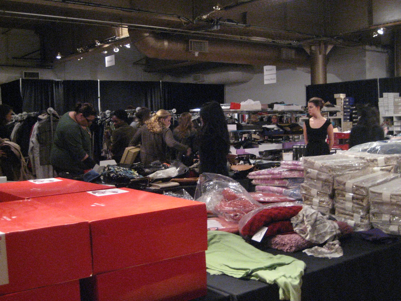 fashionably petite Gilt City New York Warehouse Sale VIP Preview