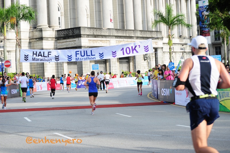 braggies: The Standard Chartered Singapore Marathon 2010