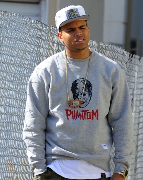 CBreezyBlog: Chris Brown in Supreme Sweater, Bape Ursus Shorts & Air ...