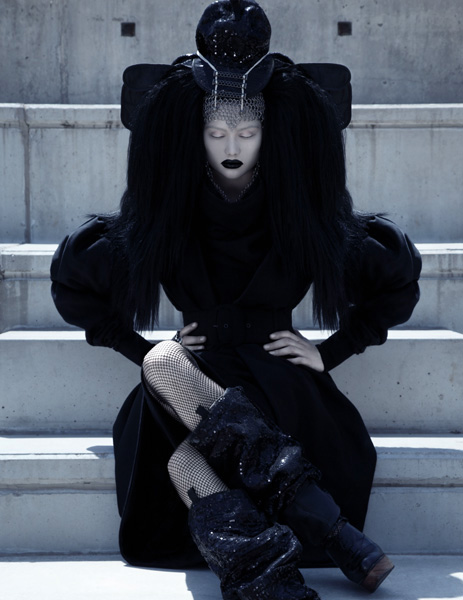 Edgynesss: Edgy fashion in photography