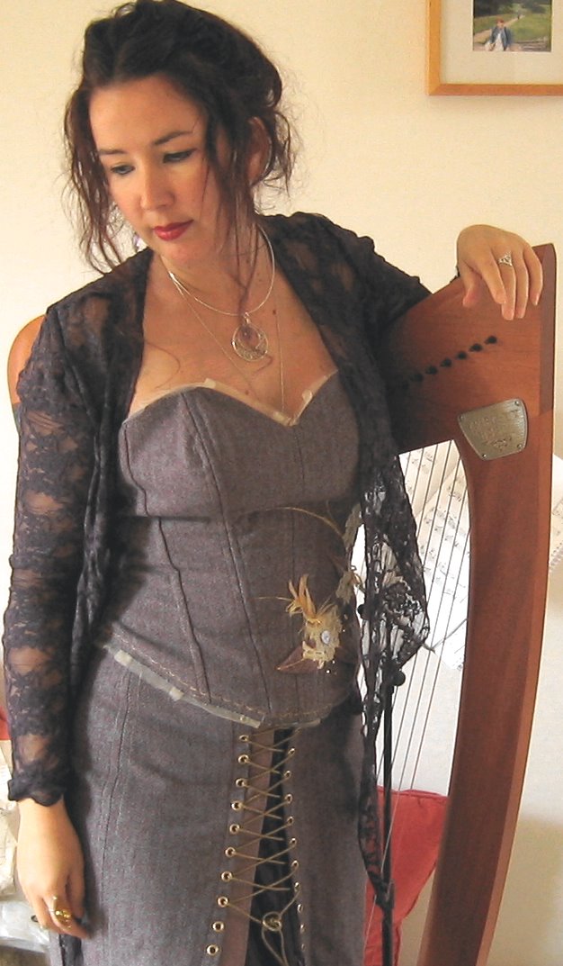[wendyharpelf.bmp]