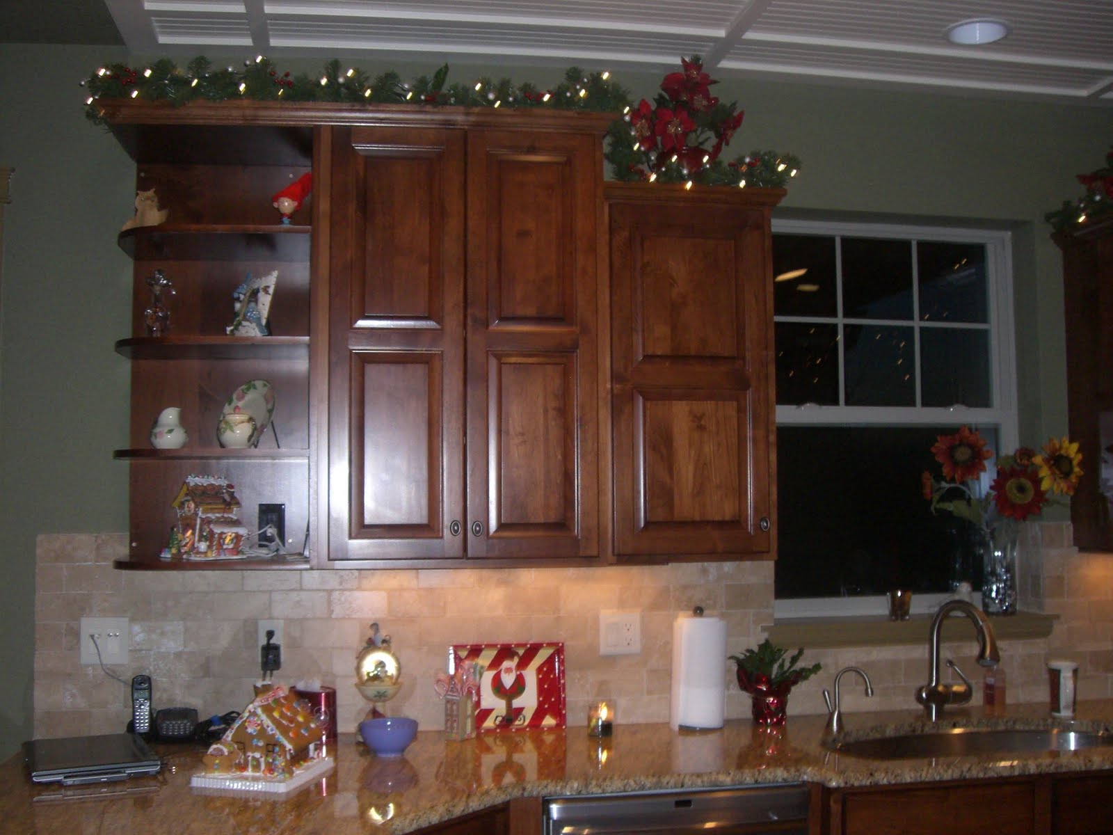 Decorating Top Of Kitchen Cabinets For Christmas | Home Design Ideas ...