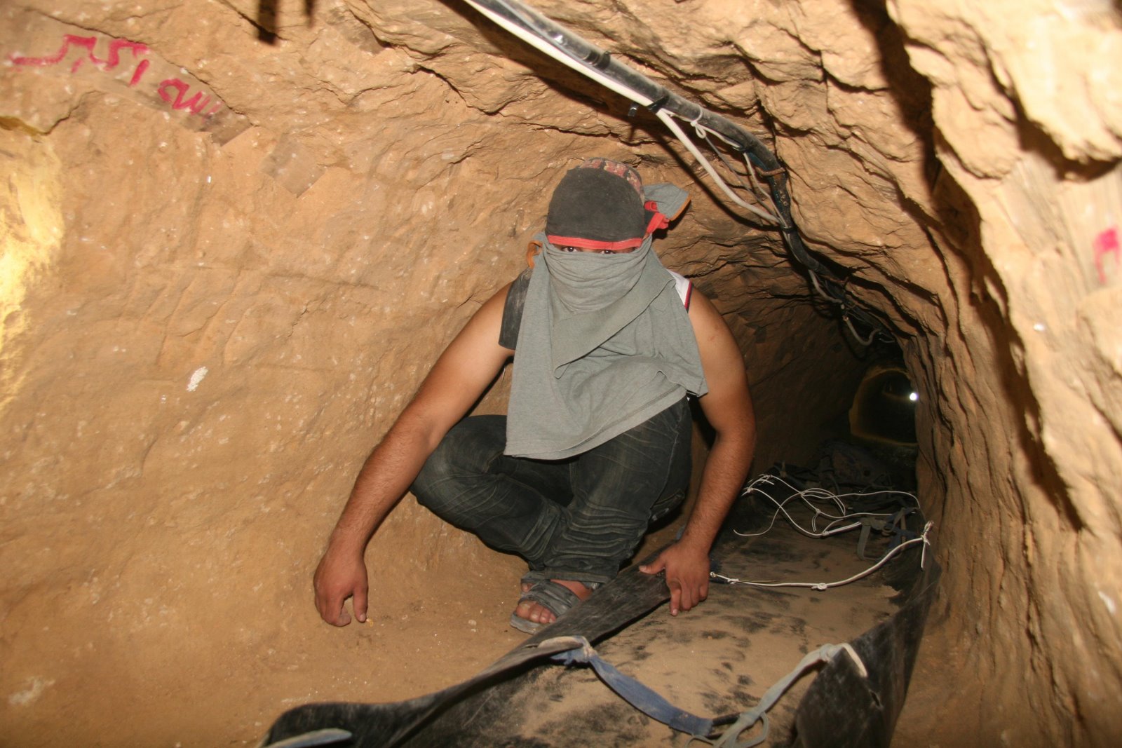 [gaza+tunnel4.jpg]