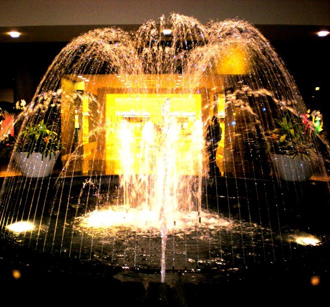 [fountain.JPG]