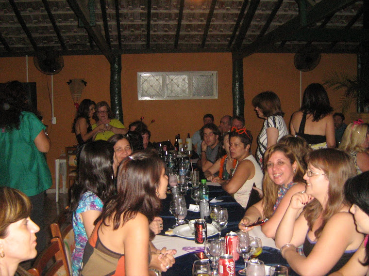 UM JANTAR DE COMEMORAÇÃO