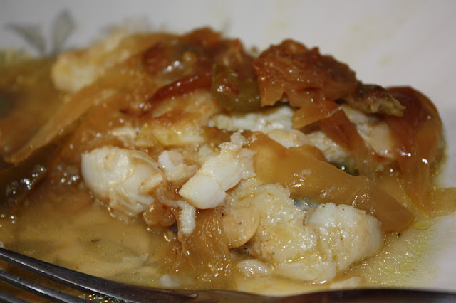  bacalao encebollado con toque de pil pil 
