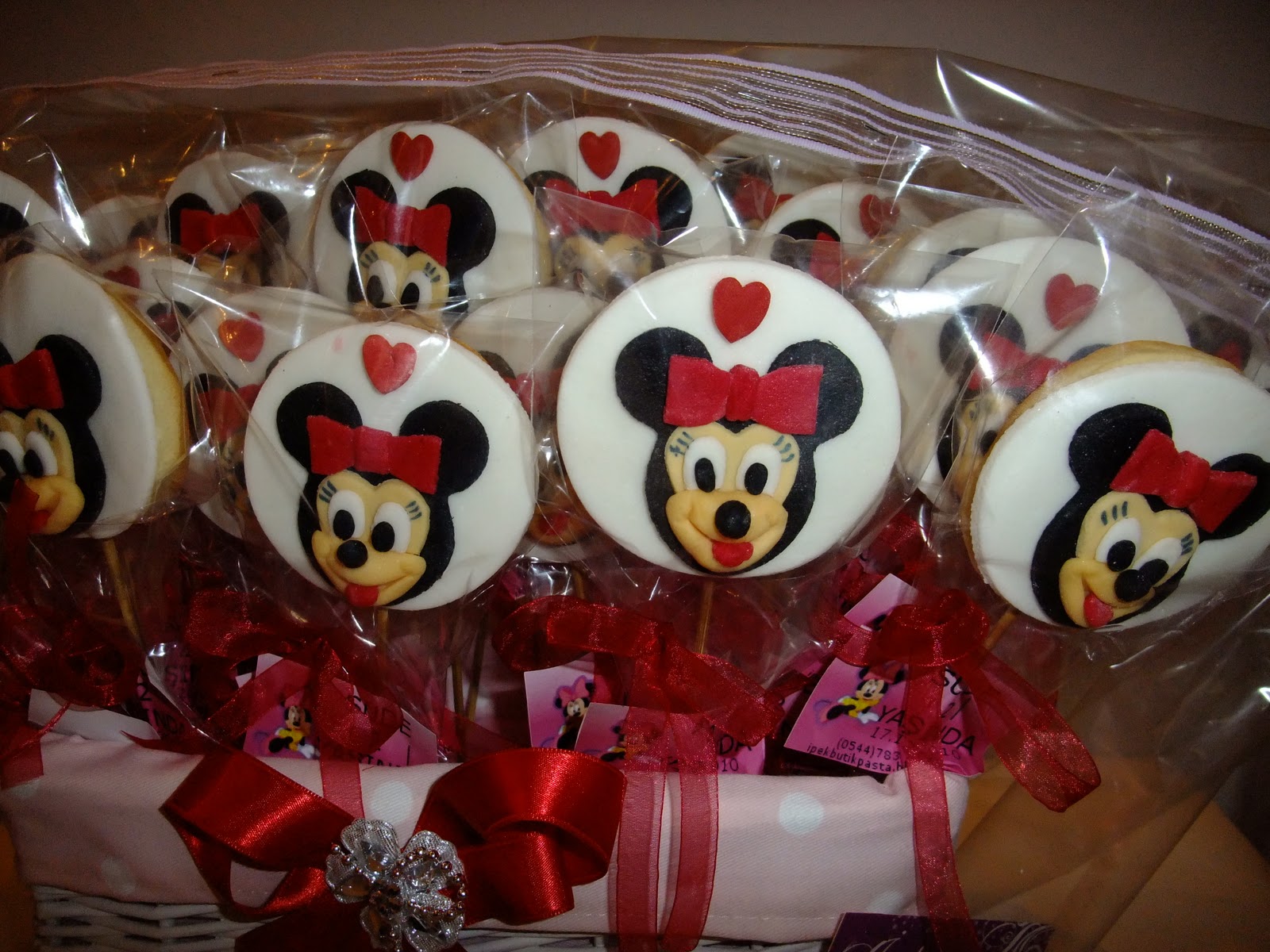 İpek Butik Pasta ,Çikolata ve Kurabiye minnie mouse pasta ve kurabiyeleri