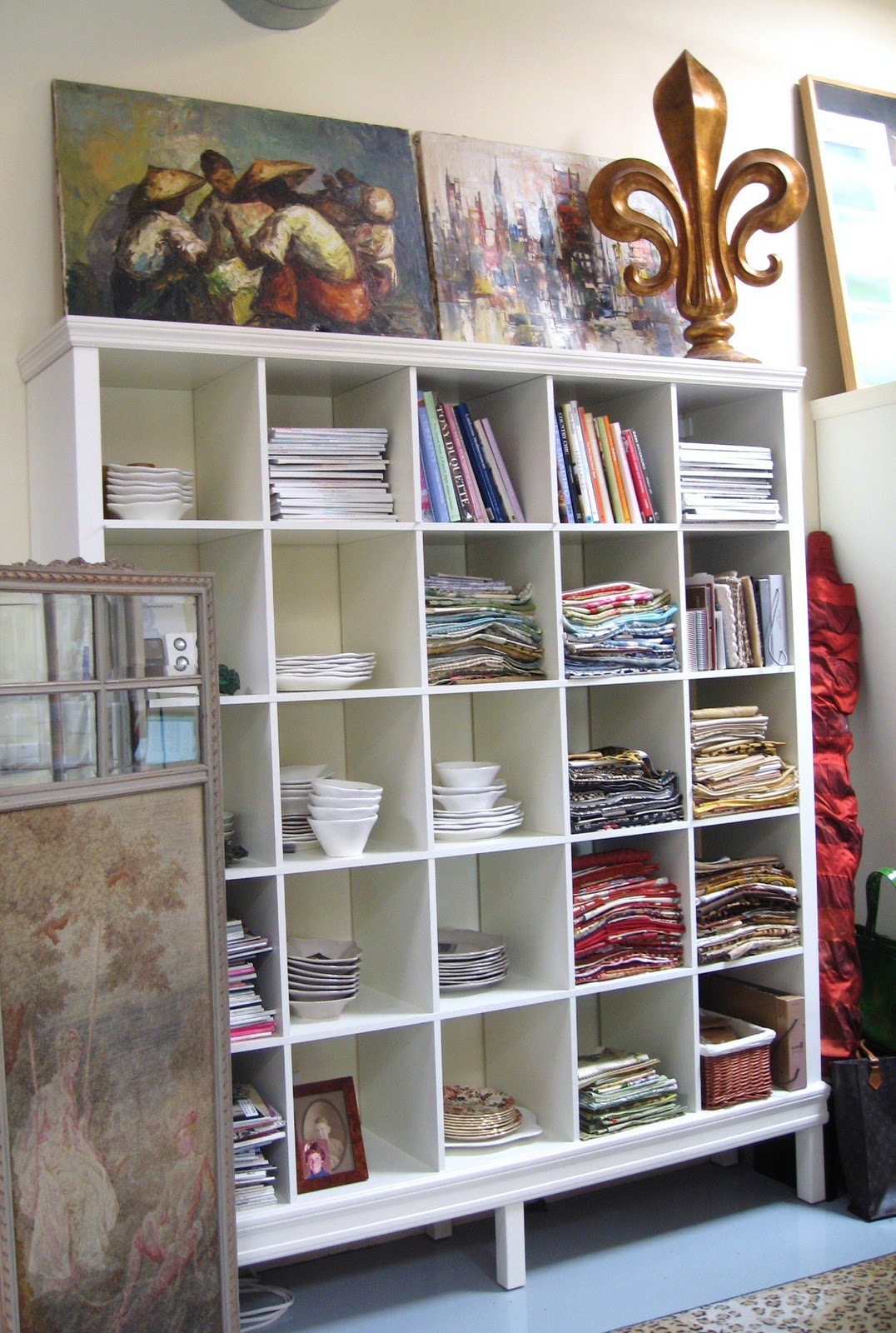 According to BRASWELL Facelift for a IKEA Expedit Bookcase