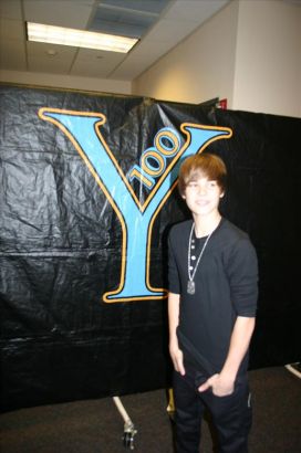 [JBIEBER.COM+Y100+(9).jpg]