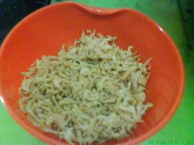 charm phoenix ::.: cucur pusuk a.k.a cekodok ikan bilis