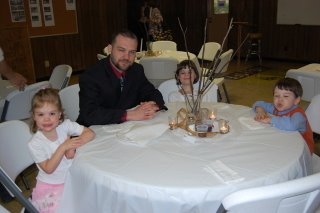 [familyatbanquet.jpg]