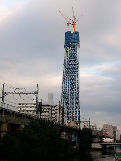 枕橋から見た建設中(289m)の東京スカイツリーのズーム