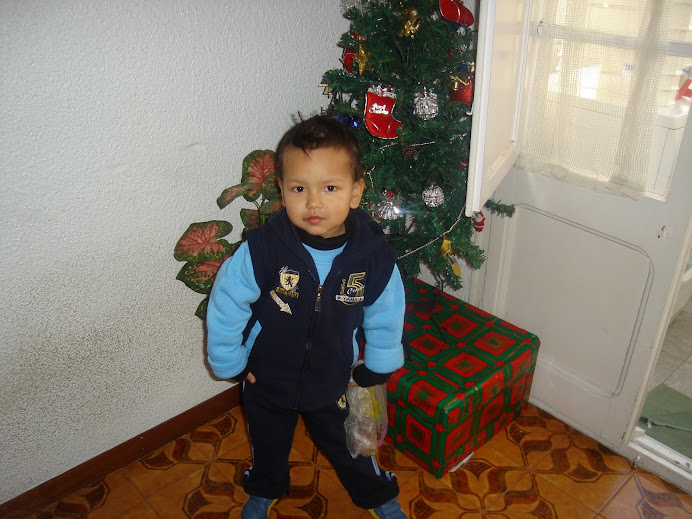 junior en casa de su yaya
