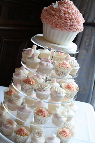 https://2.bp.blogspot.com/_uyzki6VOf64/TTEkQMImaMI/AAAAAAAAN0Q/lQWT8cctelc/s1600/wedding-cakes1.png