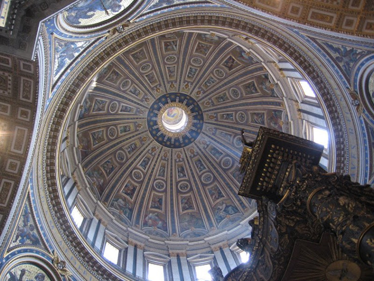 Roma Cupola bazilicii San Pietro din Roma