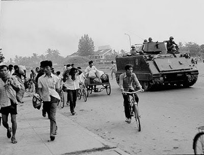 Cambodia-National Rescue Party: Phnom Penh (Monivong Blvd) on 17 April 1975