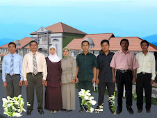 FOTO KEPALA TU BESERTA STAF