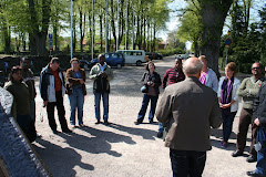 Delegation gather outside Kalmar Castle