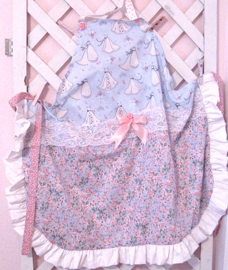 [apron+of+connies.jpg]