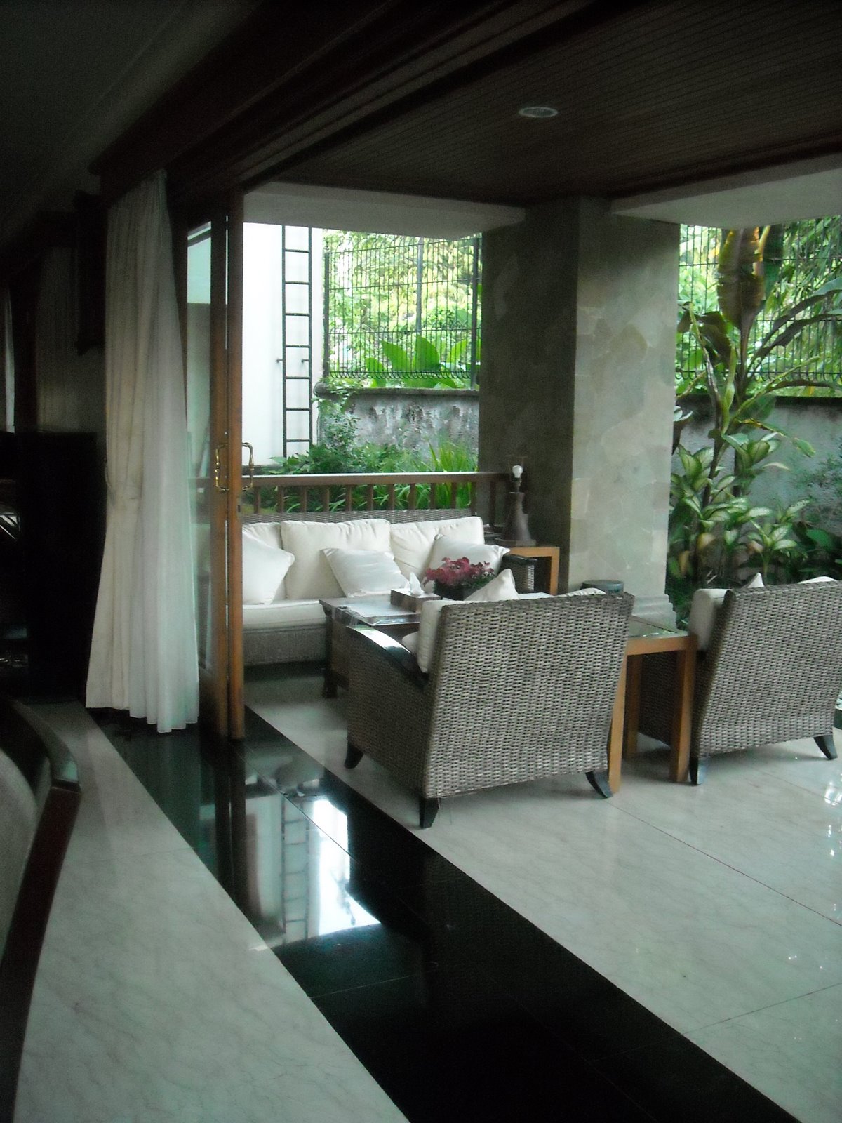 [Deni's+sister's+house+Bali+004.jpg]