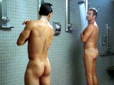 Mario+Lopez+naked+butt+photo+in+shower+from+Nip+Tuck+cropped+bright