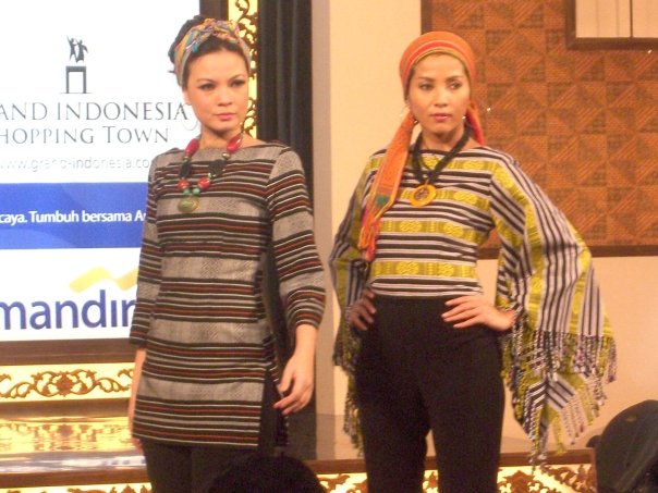 Oscar Lawalata tentang Tenun Timor