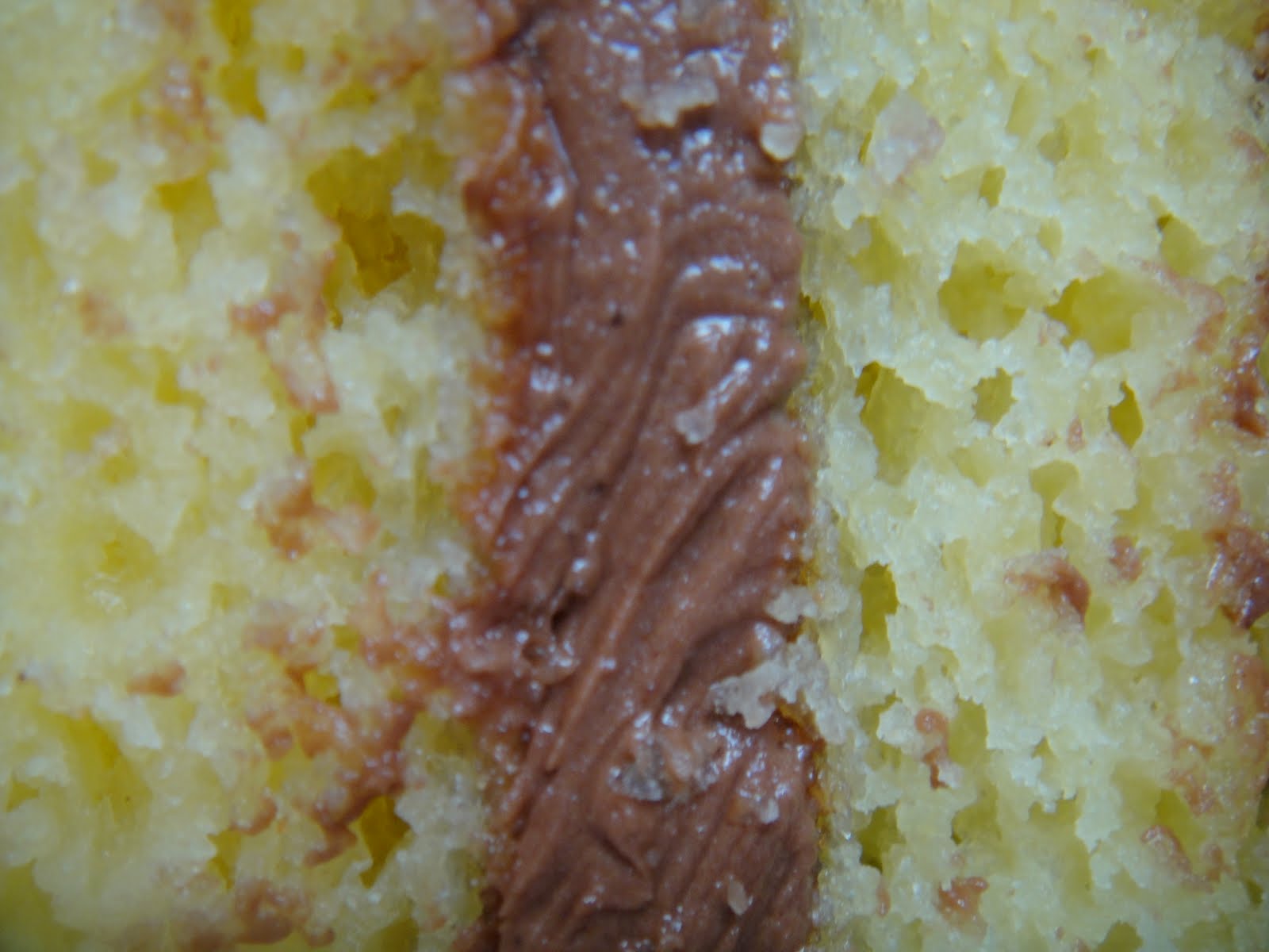 tease-spoon of sugar: Yellow Cake with Instant Fudge Frosting