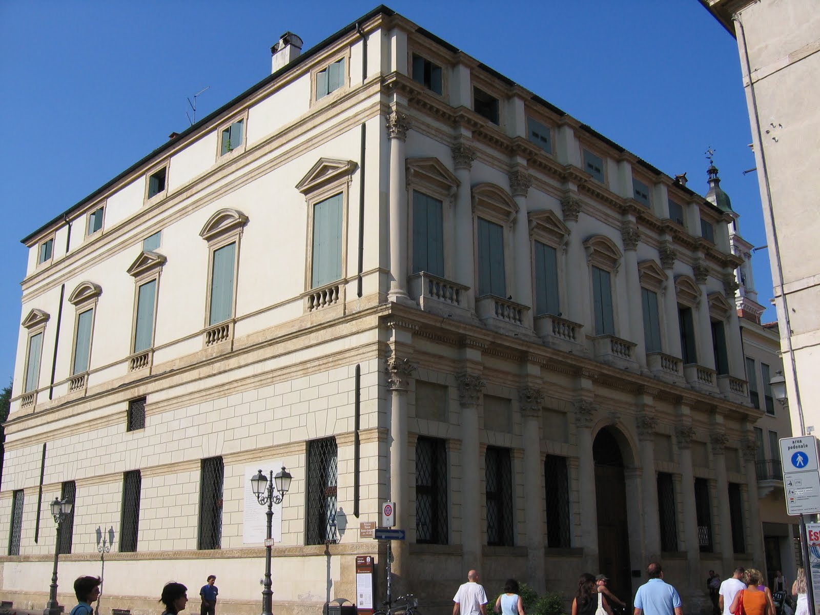 Lee's Tuscan Odyssey: Walking with my favourite Architect, Palladio