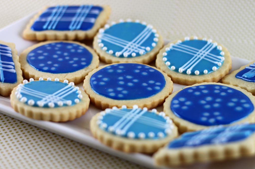 Creative ideas for you Vanilla Sugar Cookies with Blue Glaze Icing