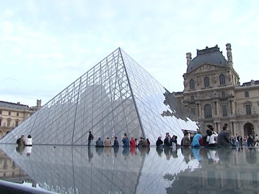 [200507_nuit_musee_louvre03[1].jpg]